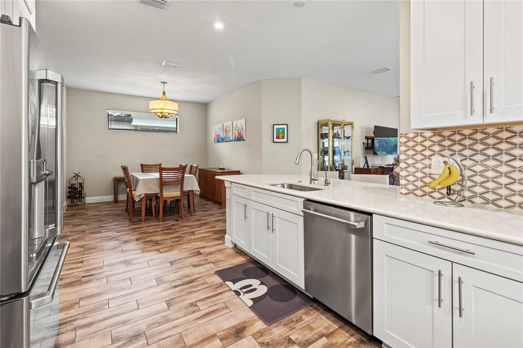 Image 9 of property listing at 14655 DERNA TERRACE, Bradenton, FL 34211