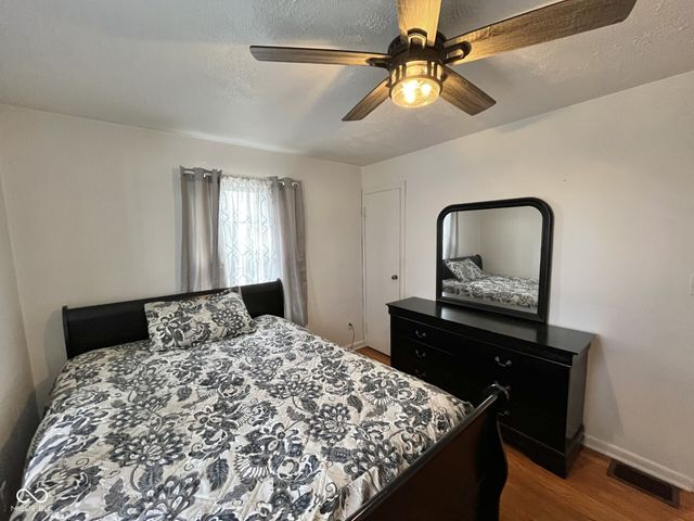 1913 Lee Street, Columbus, IN 47201