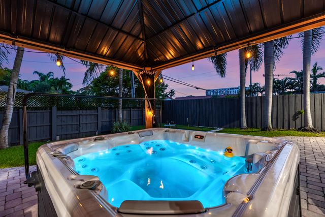 210 SE Park Street, Dania Beach, FL 33004