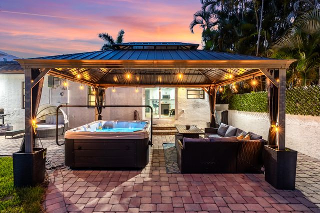 210 SE Park Street, Dania Beach, FL 33004