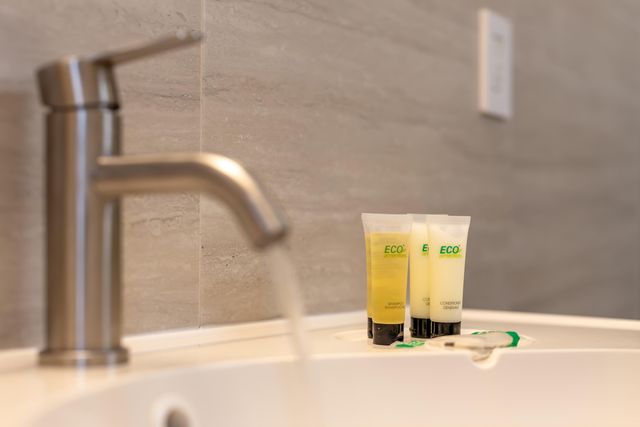 210 SE Park Street, Dania Beach, FL 33004