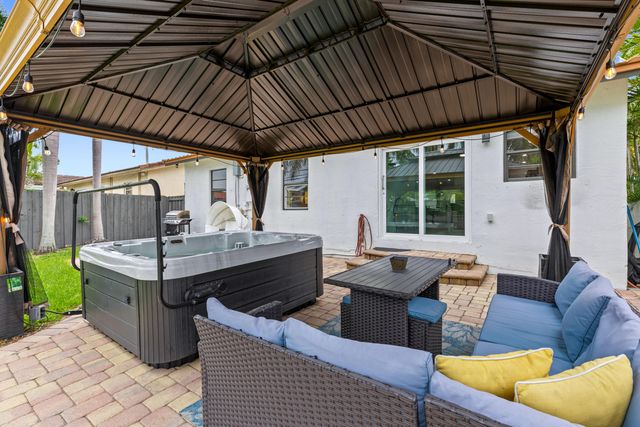 210 SE Park Street, Dania Beach, FL 33004