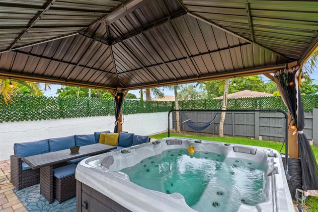 210 SE Park Street, Dania Beach, FL 33004