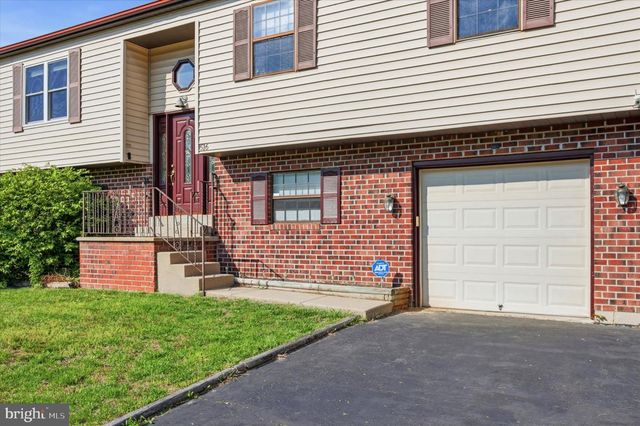 516 FRIENDS WAY, Upper Chichester Twp, PA 19061