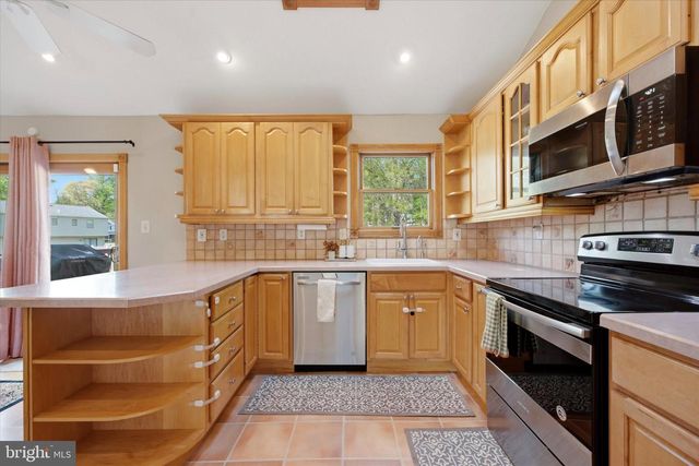 516 FRIENDS WAY, Upper Chichester Twp, PA 19061