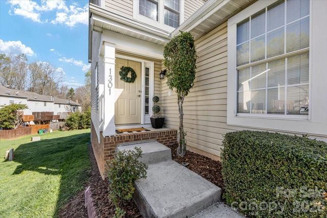 1301 Maple Shade Lane, Charlotte, NC 28270