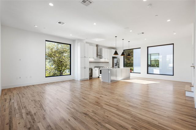 2107 N Garrett Avenue 101, Dallas, TX 75206