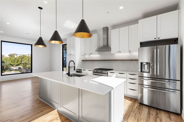 2107 N Garrett Avenue 101, Dallas, TX 75206