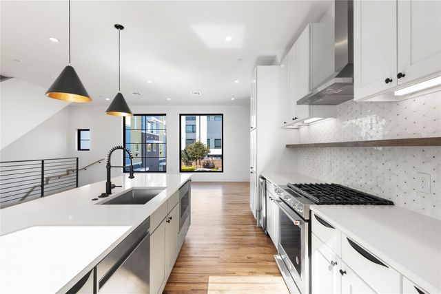 2107 N Garrett Avenue 101, Dallas, TX 75206