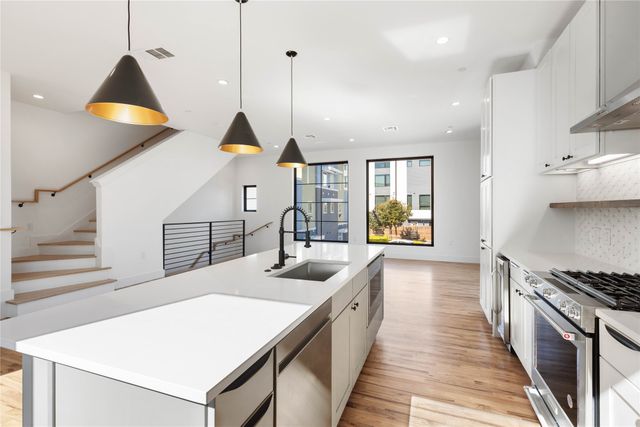 2107 N Garrett Avenue 101, Dallas, TX 75206