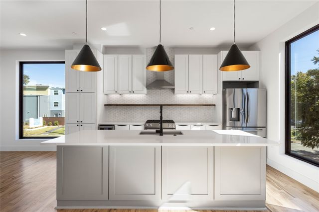 2107 N Garrett Avenue 101, Dallas, TX 75206