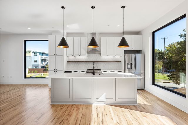 2107 N Garrett Avenue 101, Dallas, TX 75206