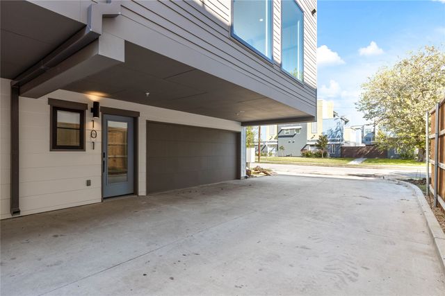 2107 N Garrett Avenue 101, Dallas, TX 75206