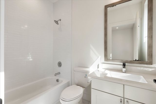 2107 N Garrett Avenue 101, Dallas, TX 75206