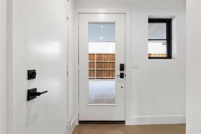 2107 N Garrett Avenue 101, Dallas, TX 75206