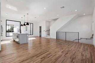 2107 N Garrett Avenue 101, Dallas, TX 75206