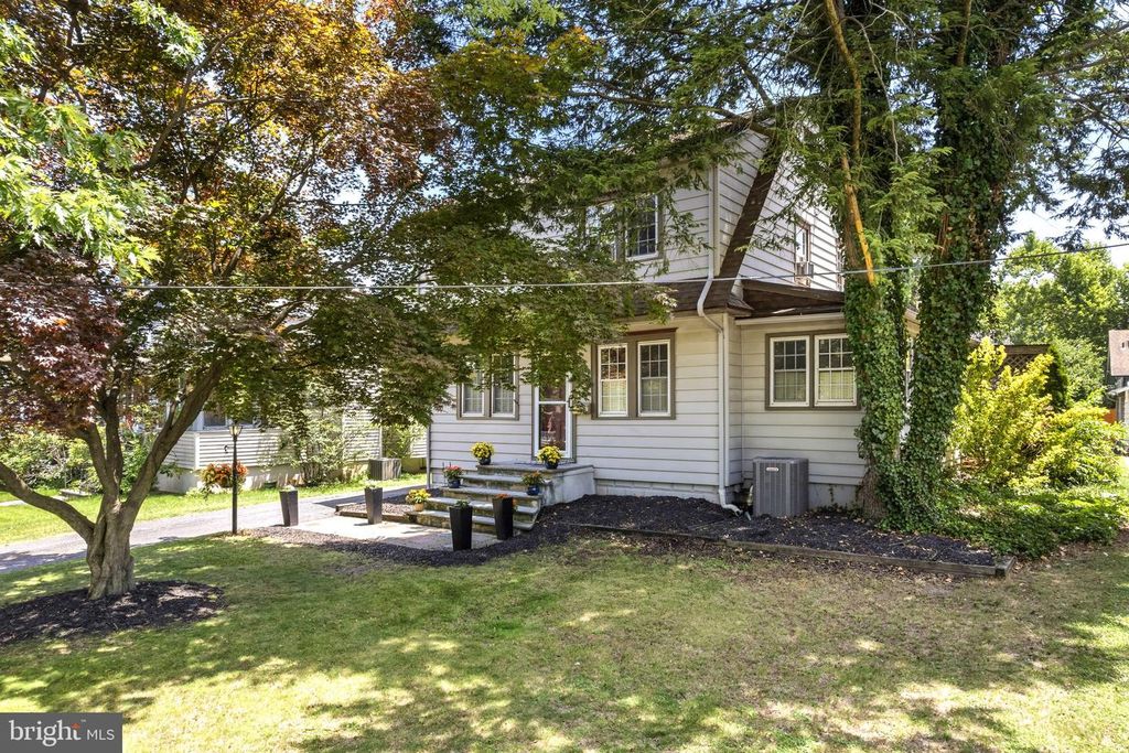 256 RHOADS AVE, Haddonfield, NJ 08033