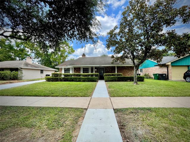 12622 Westleigh Drive, Houston, TX 77077
