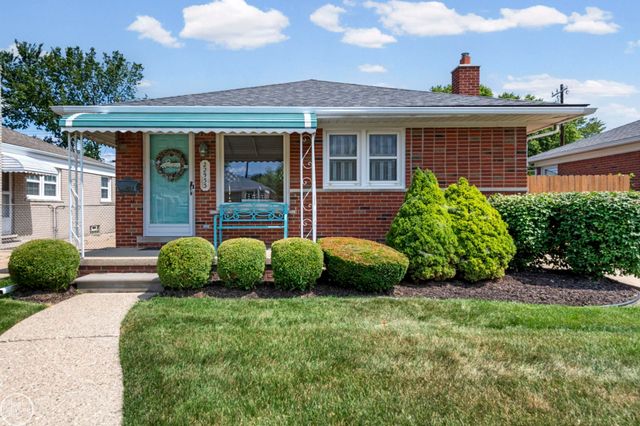 22933 Doremus Street, St Clair Shores, MI 48080