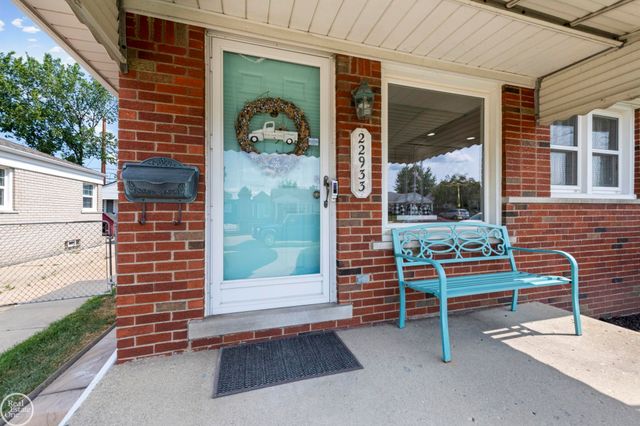 22933 Doremus Street, St Clair Shores, MI 48080