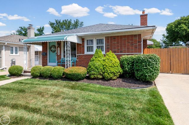 22933 Doremus Street, St Clair Shores, MI 48080