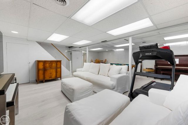 22933 Doremus Street, St Clair Shores, MI 48080