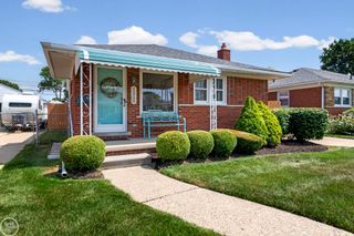 22933 Doremus Street, St Clair Shores, MI 48080