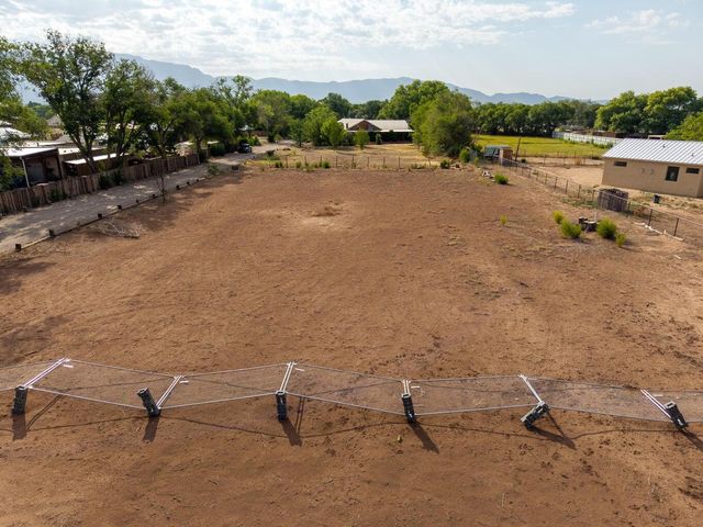 808 Camino Del Prado NW, Albuquerque, NM 87114