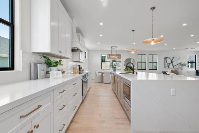 56 Sunnyside Avenue, Campbell, CA 95008