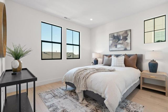 56 Sunnyside Avenue, Campbell, CA 95008