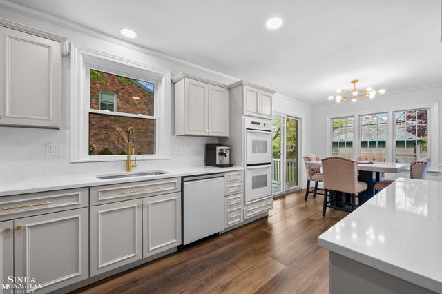 652 Pemberton Road, Grosse Pointe Park, MI 48230