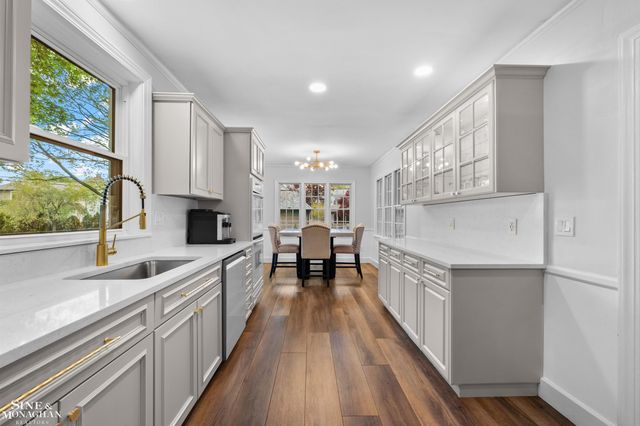 652 Pemberton Road, Grosse Pointe Park, MI 48230