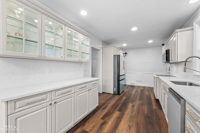 652 Pemberton Road, Grosse Pointe Park, MI 48230