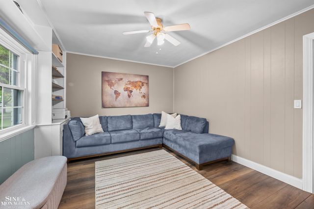 652 Pemberton Road, Grosse Pointe Park, MI 48230