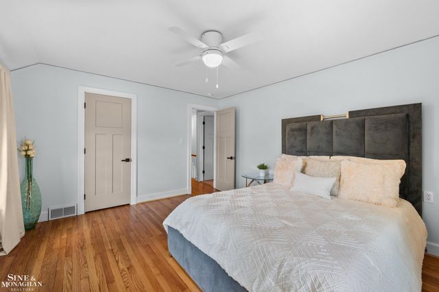652 Pemberton Road, Grosse Pointe Park, MI 48230