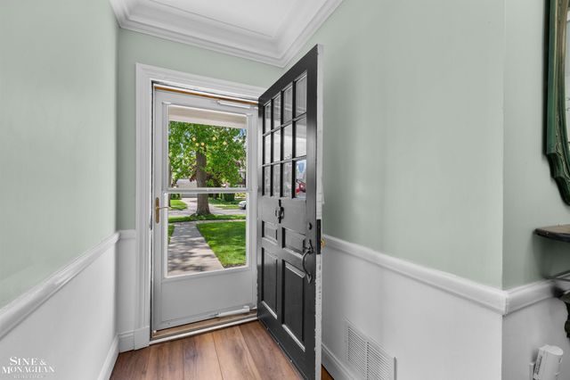 652 Pemberton Road, Grosse Pointe Park, MI 48230