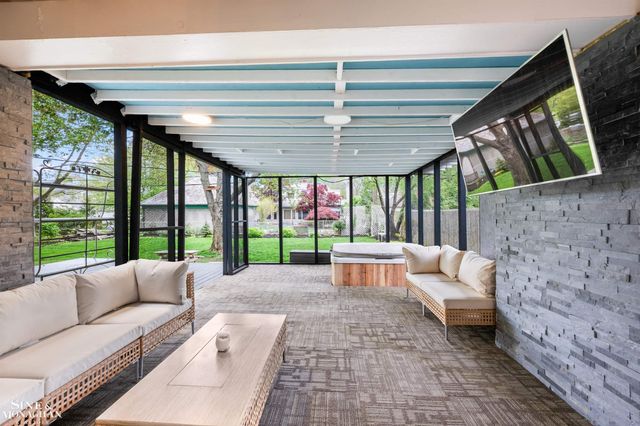 652 Pemberton Road, Grosse Pointe Park, MI 48230