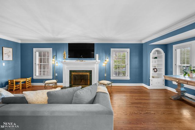 652 Pemberton Road, Grosse Pointe Park, MI 48230