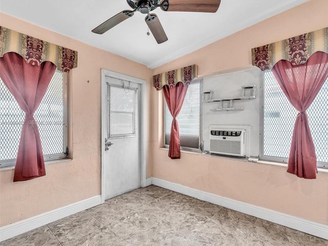 10 SW 72nd Ave, Miami, FL 33144