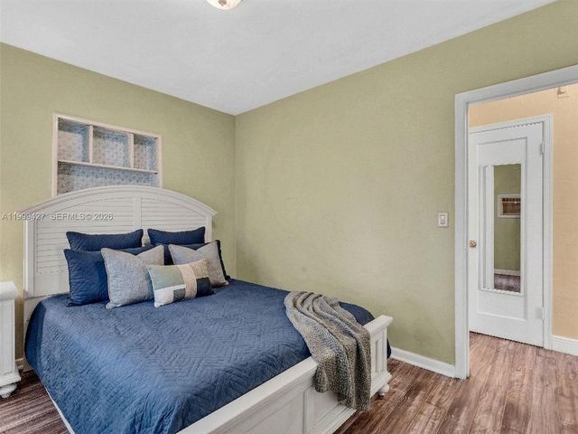 10 SW 72nd Ave, Miami, FL 33144