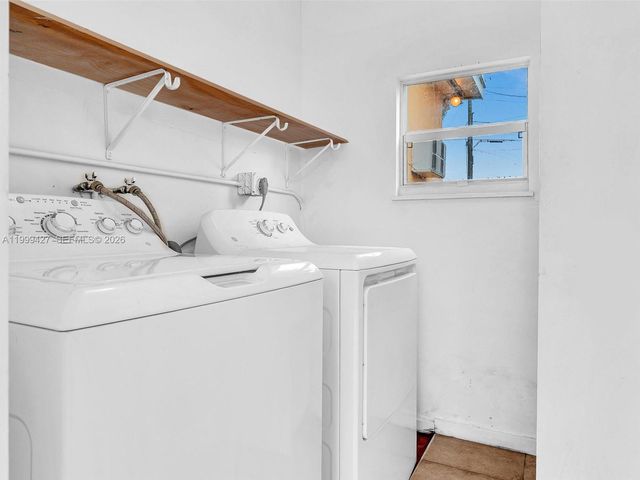 10 SW 72nd Ave, Miami, FL 33144