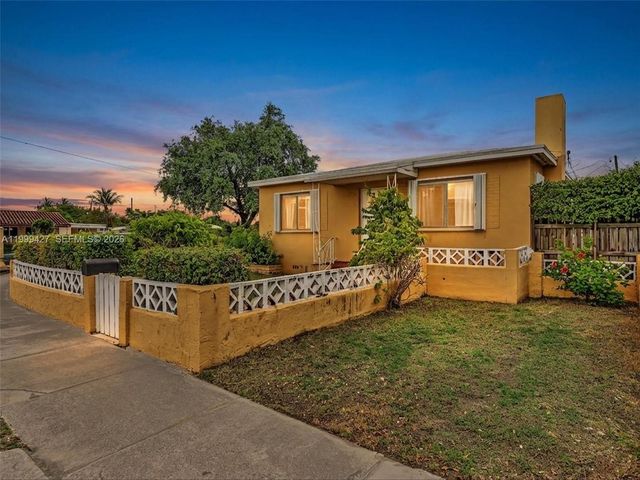 10 SW 72nd Ave, Miami, FL 33144