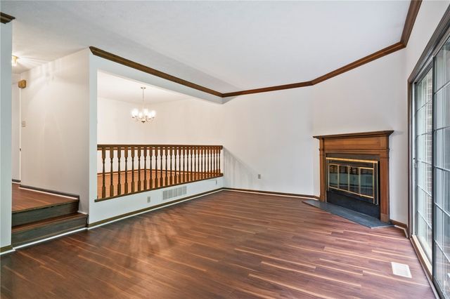 1004 River Oaks Dr, Aspinwall, PA 15215