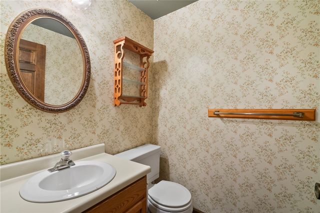 1004 River Oaks Dr, Aspinwall, PA 15215