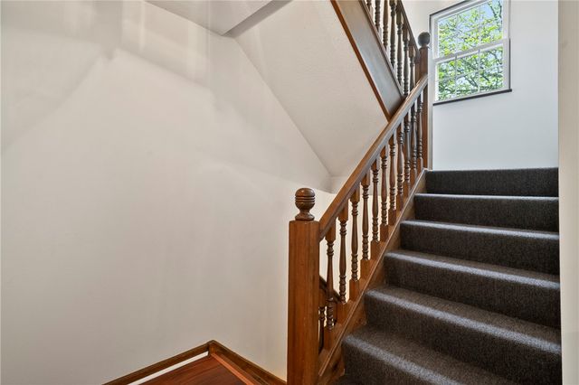 1004 River Oaks Dr, Aspinwall, PA 15215
