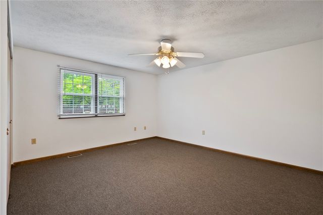 1004 River Oaks Dr, Aspinwall, PA 15215
