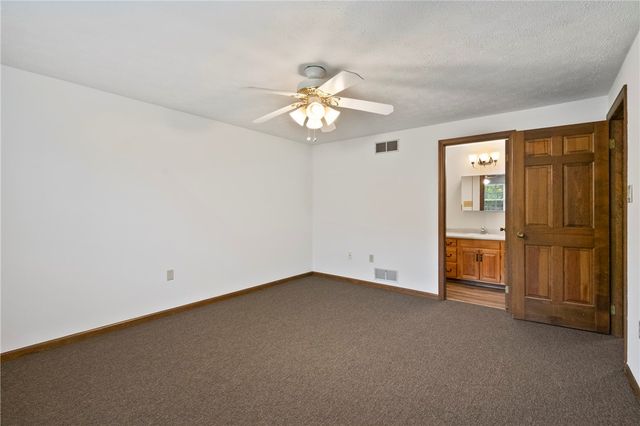 1004 River Oaks Dr, Aspinwall, PA 15215