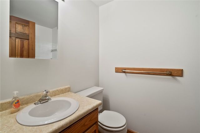 1004 River Oaks Dr, Aspinwall, PA 15215