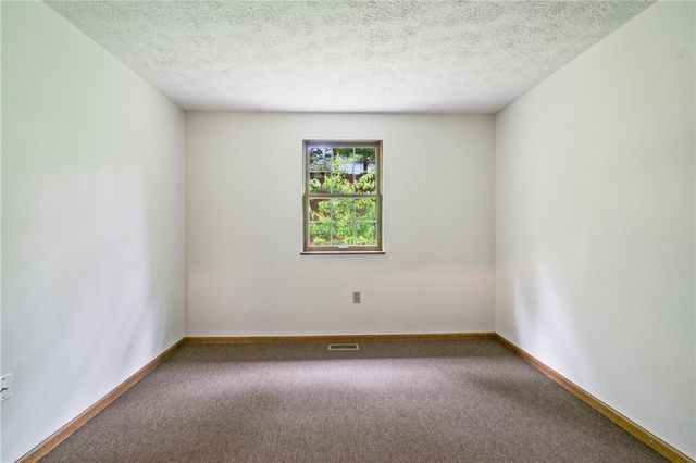 1004 River Oaks Dr, Aspinwall, PA 15215