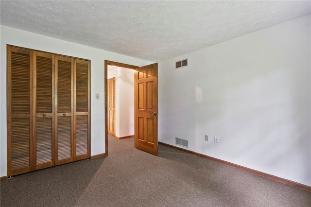 1004 River Oaks Dr, Aspinwall, PA 15215